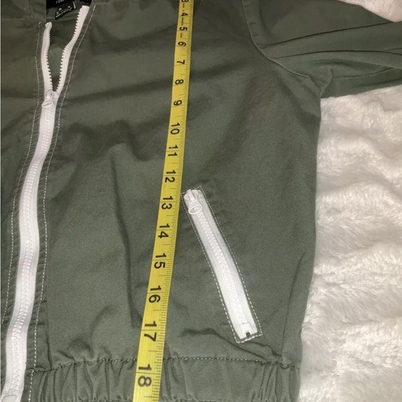 Forever‎ 21 Womens Crop Hoodie Jacket Size Medium Green Zip Up - Picture 8 of 9